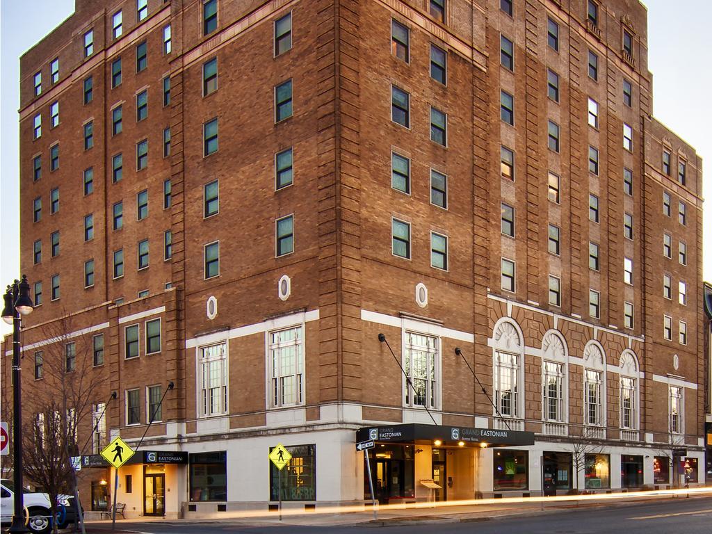Grand Eastonian Hotel & Suites Easton Buitenkant foto